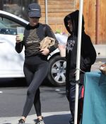 Access_Kardashian_01.jpg