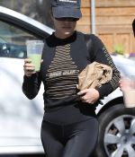Access_Kardashian_02.jpg