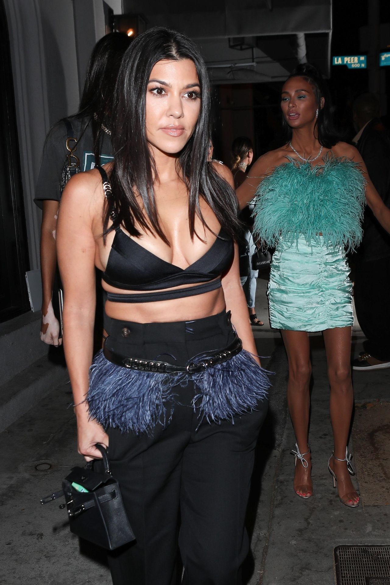 Access_Kardashian_09.jpg