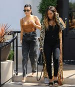 Access_Kardashian_03.jpg