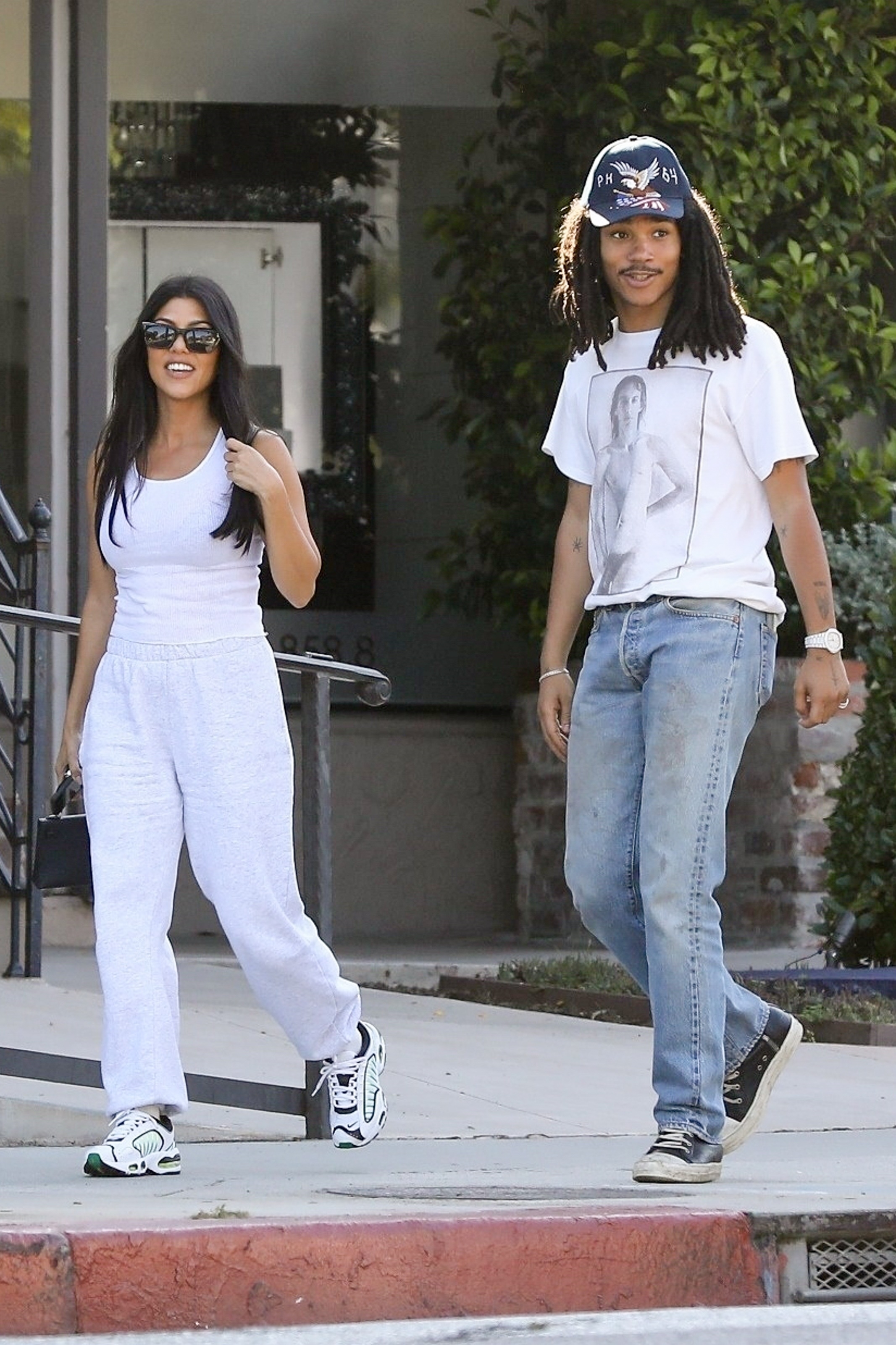 Access_Kardashian_01.jpg