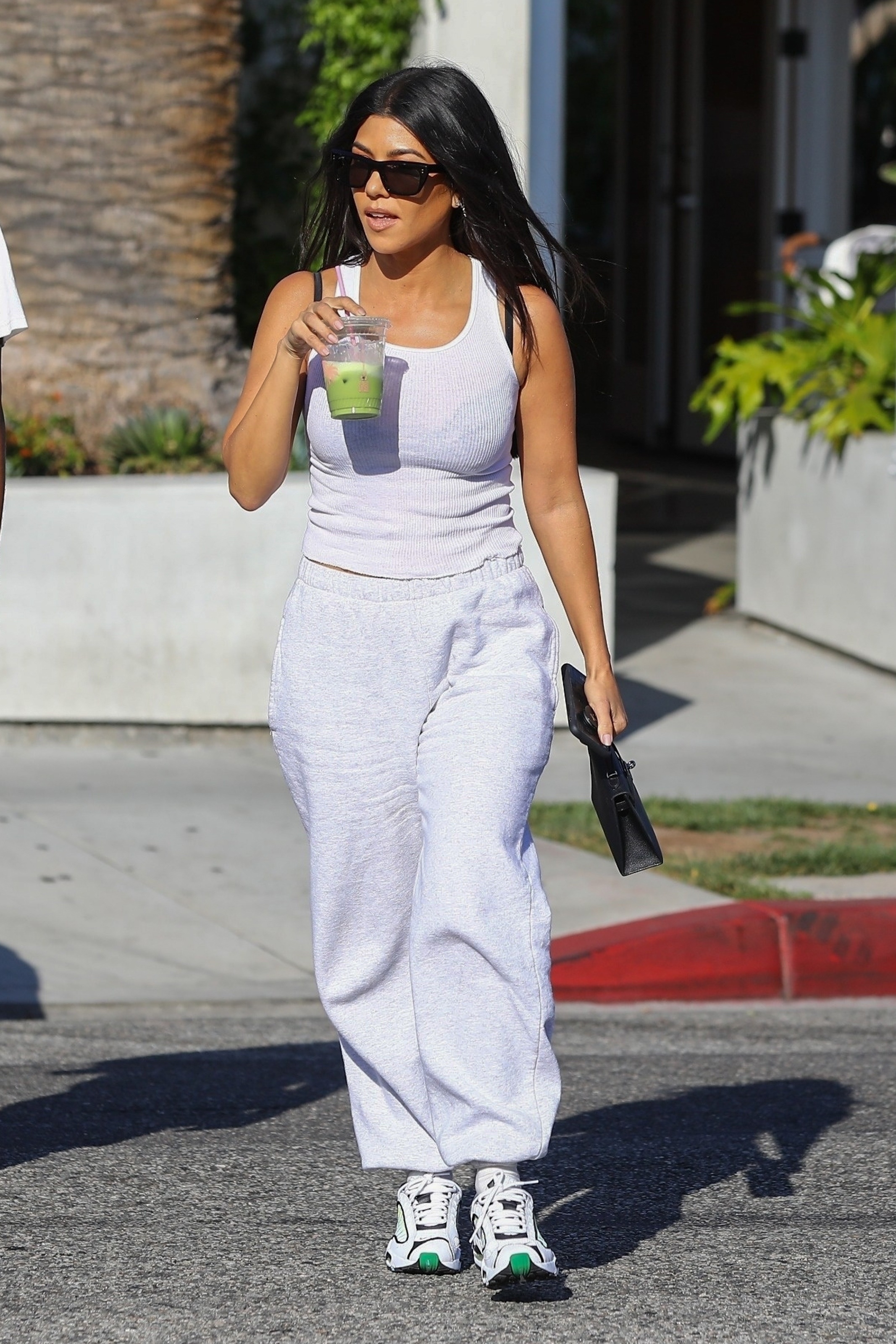 Access_Kardashian_09.jpg