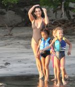 Access_Kardashian_08.jpg