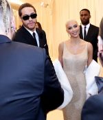 Access_Kardashian_03.jpg