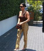 Access_Kardashian_03.jpg