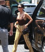 Access_Kardashian_09.jpg