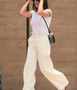 Access_Kardashian_07.jpg