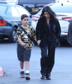 Access_Kardashian_09.jpg
