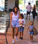 Access_Kardashian_012.jpg