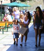 Access_Kardashian_015.jpg