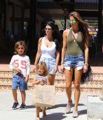 Access_Kardashian_02.jpg