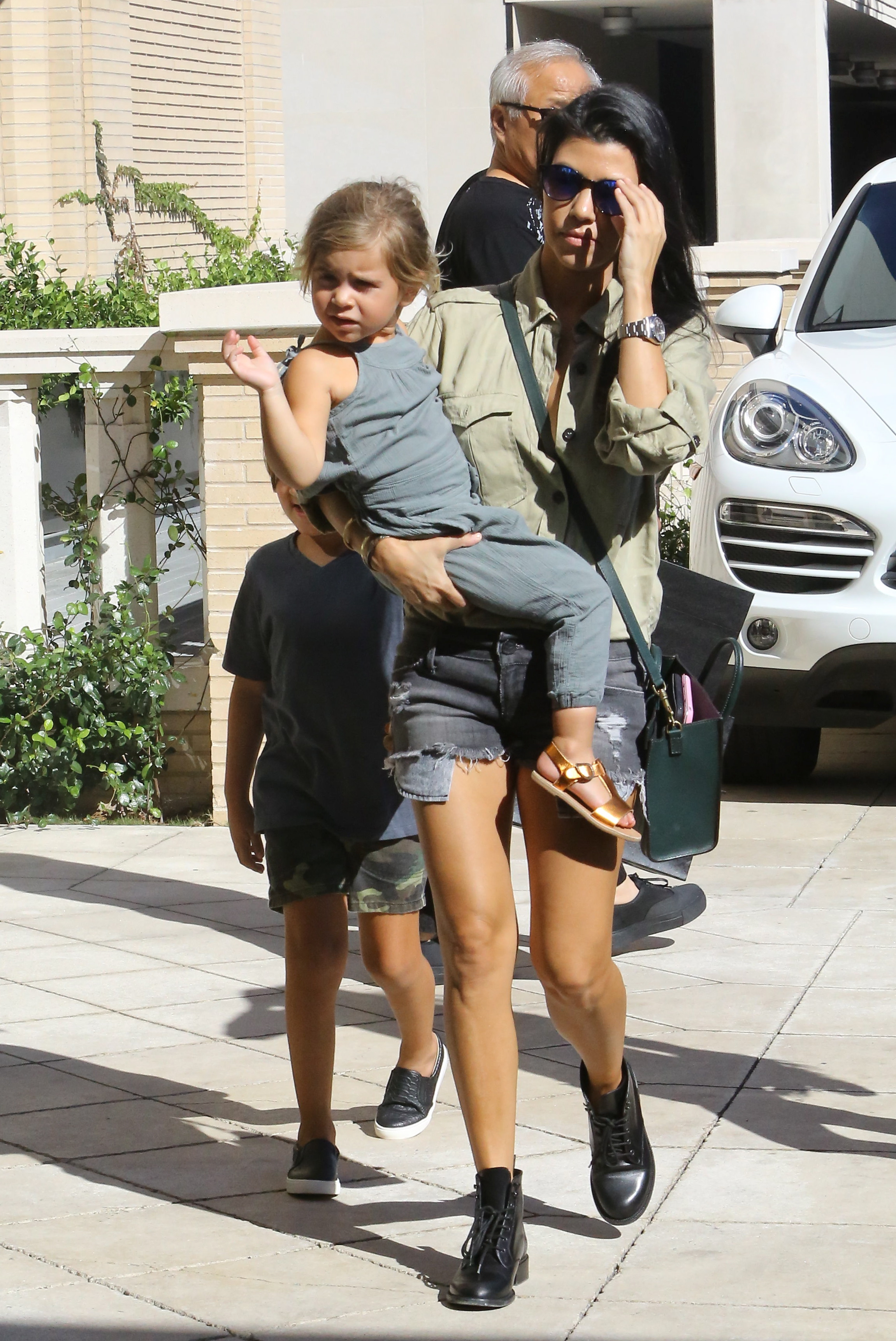 Access_Kardashian_04.jpeg