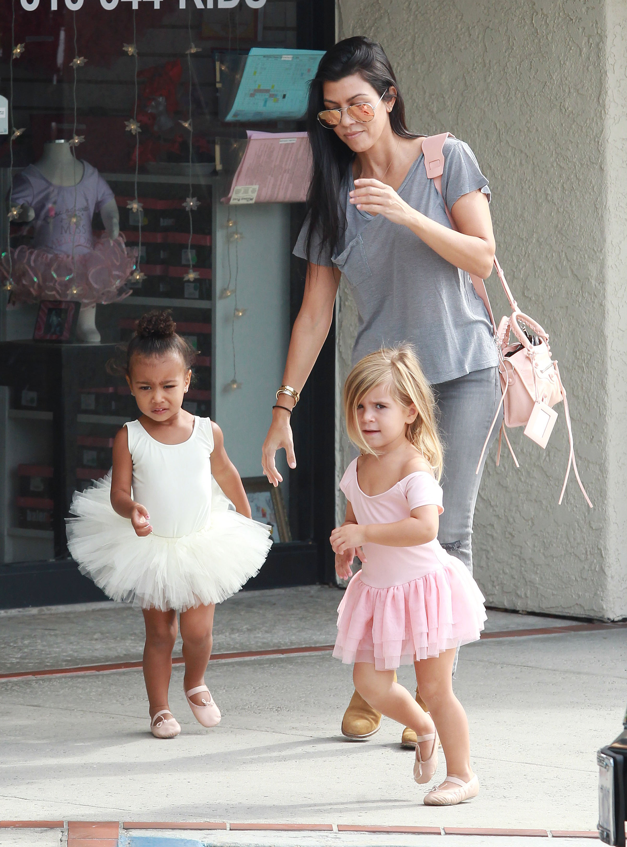 Access_Kardashian_09.jpeg