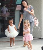 Access_Kardashian_09.jpeg