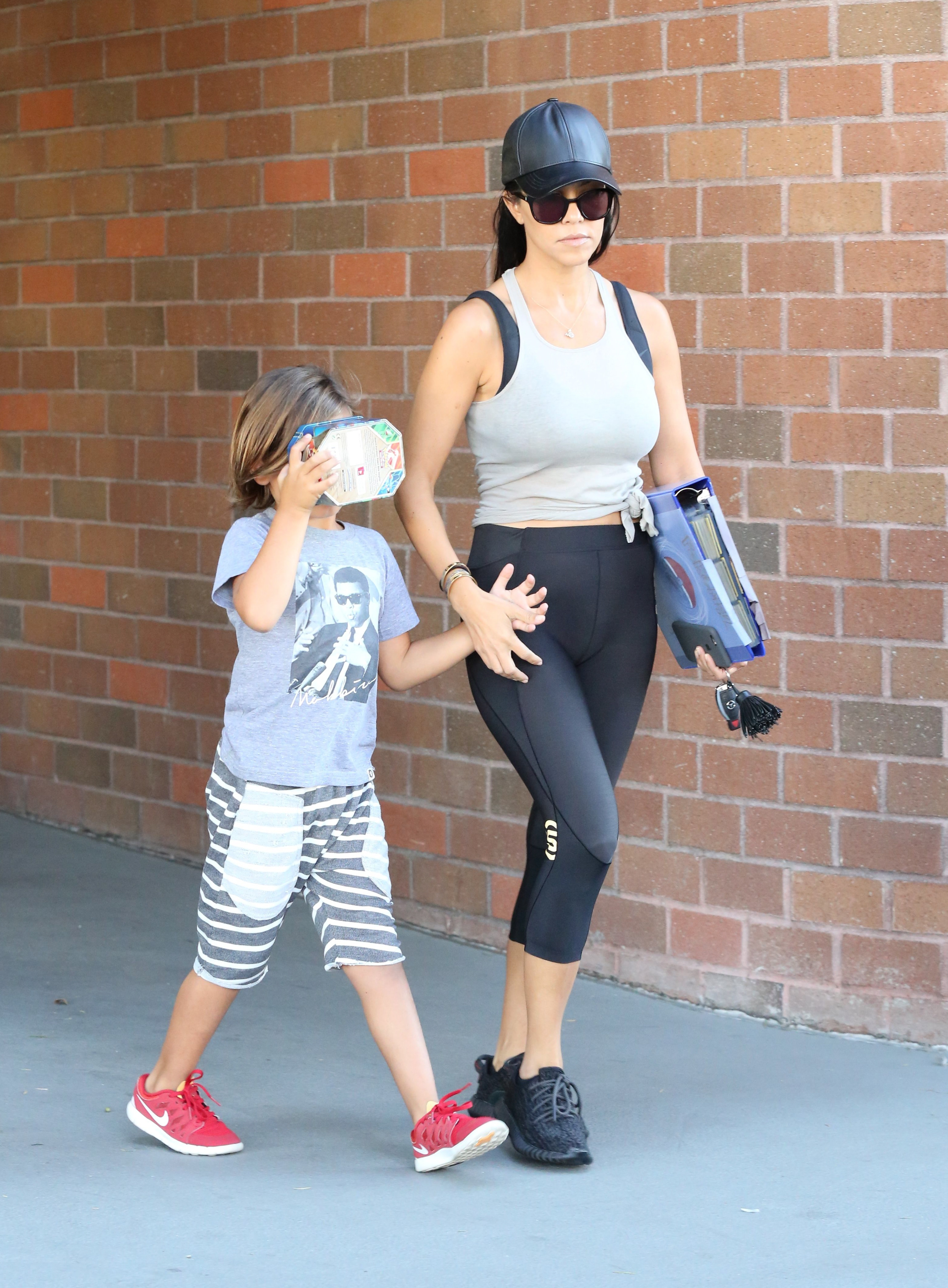 Access_Kardashian_05.jpg