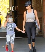 Access_Kardashian_06.jpg