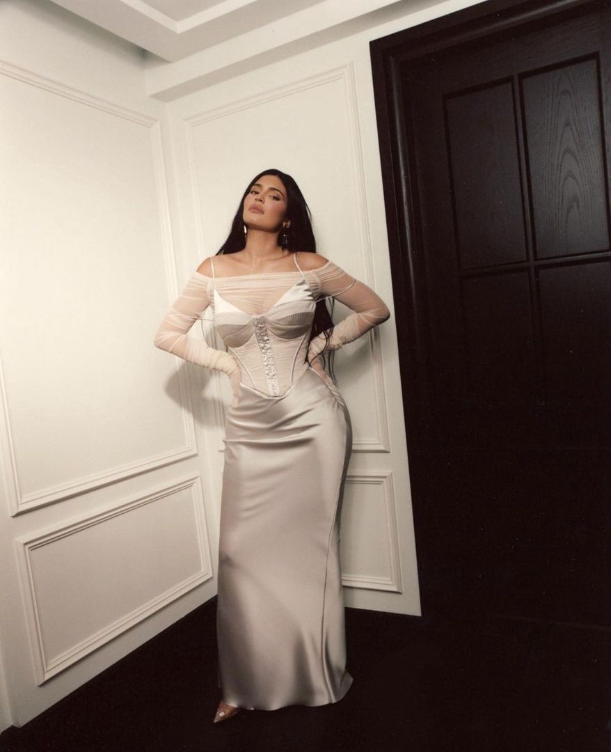 Access_Kardashian_001.jpg