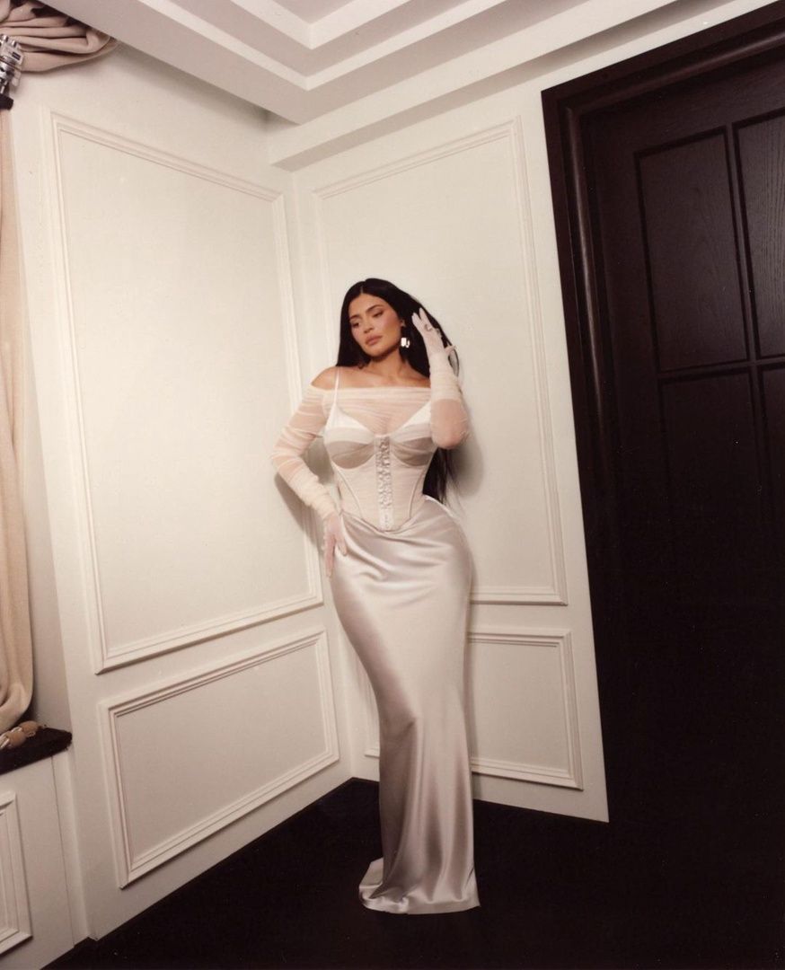 Access_Kardashian_002.jpg
