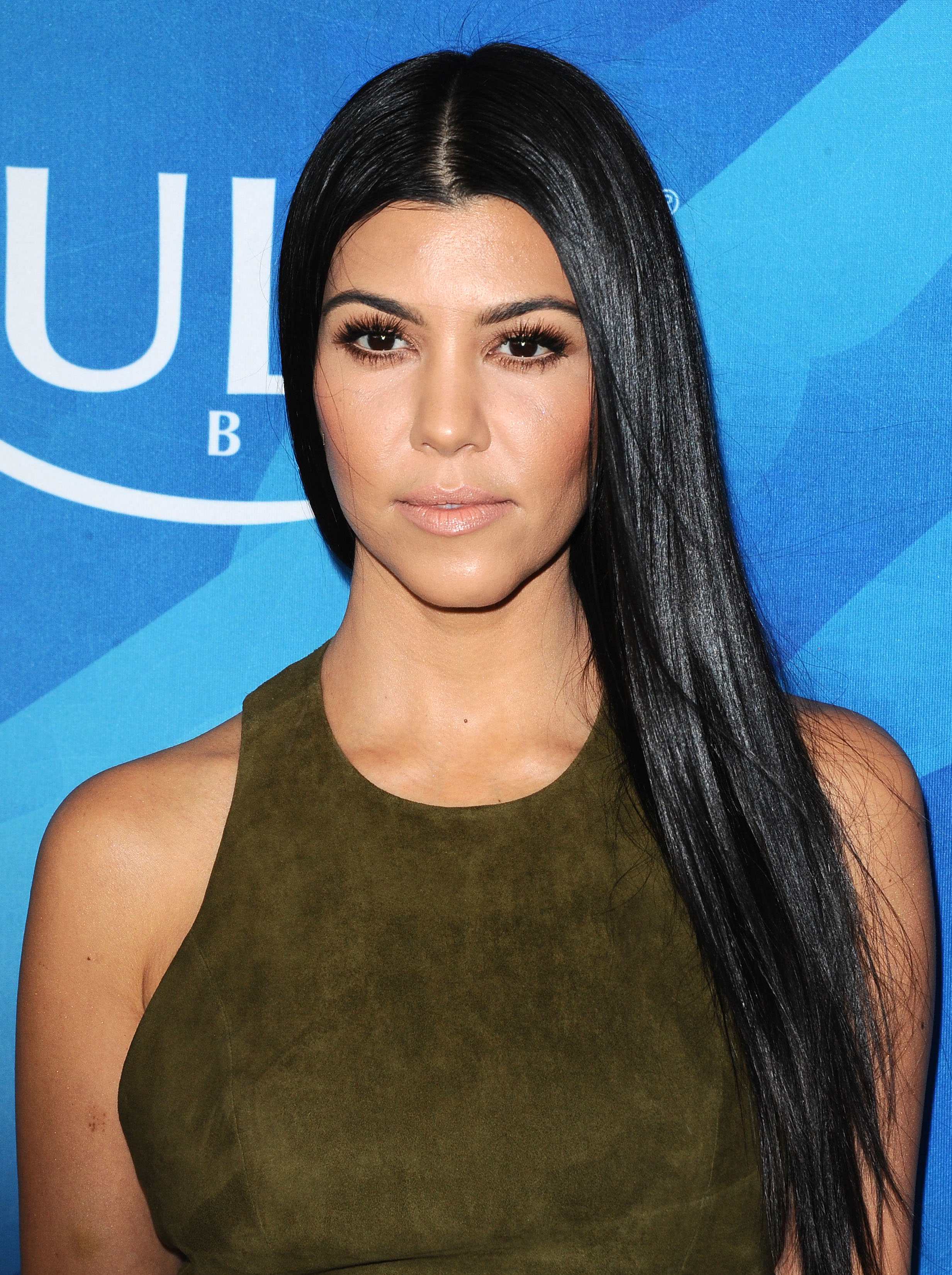Access_Kardashian_03~0.jpeg