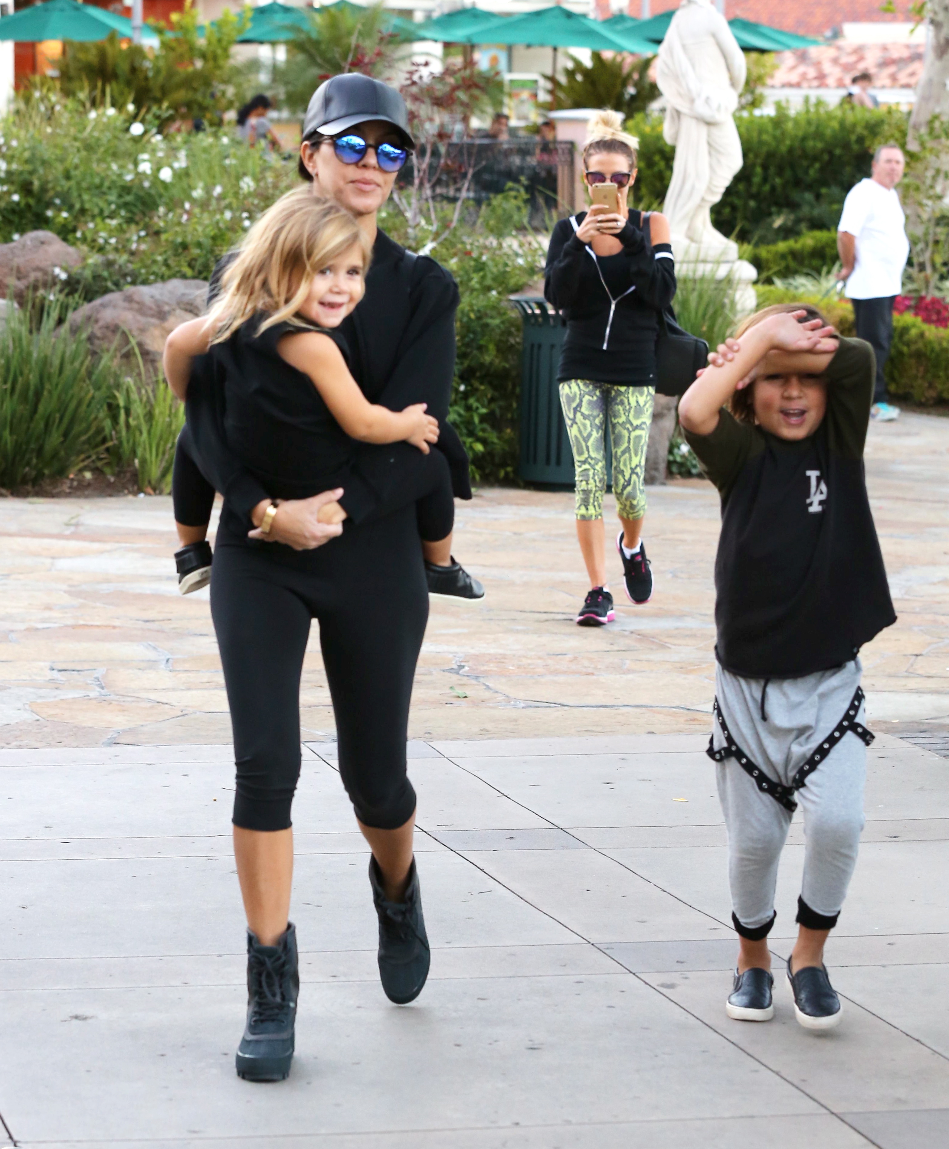 Access_Kardashian_09.jpg