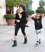 Access_Kardashian_01.jpg