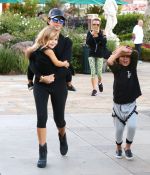Access_Kardashian_09.jpg