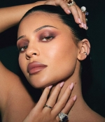 Access_Kardashian_003.jpg
