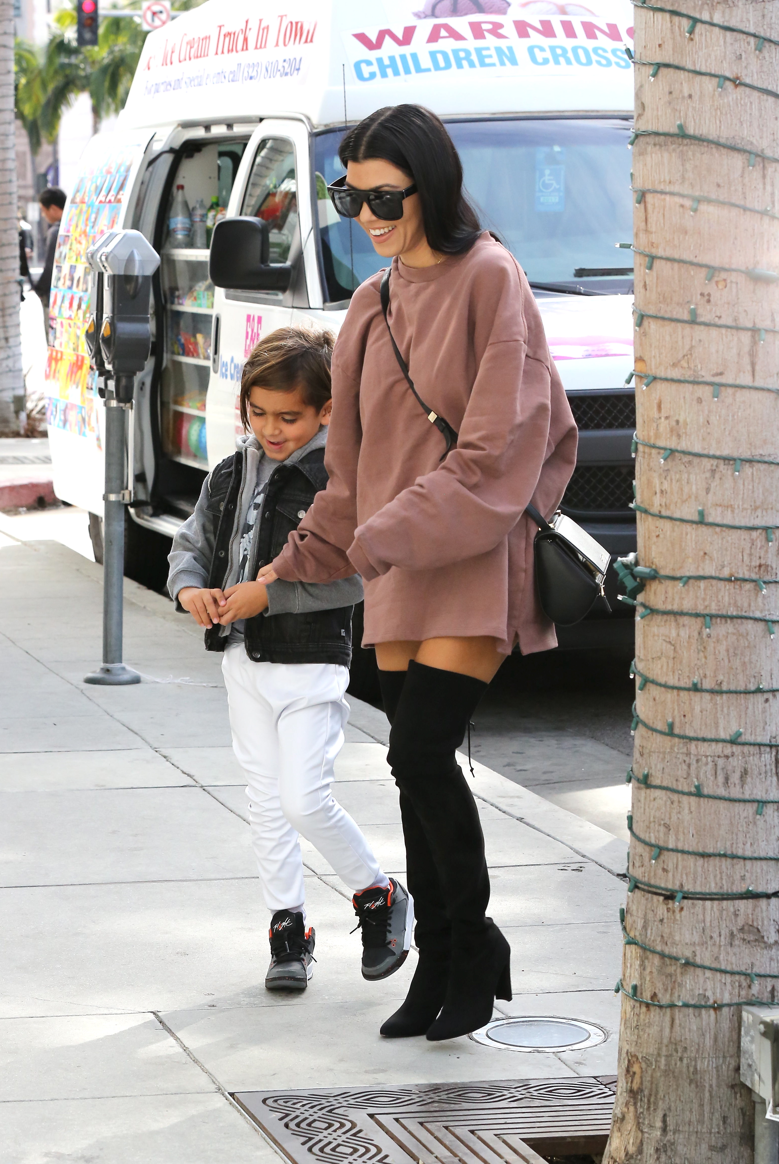 Access_Kardashian_04.jpeg