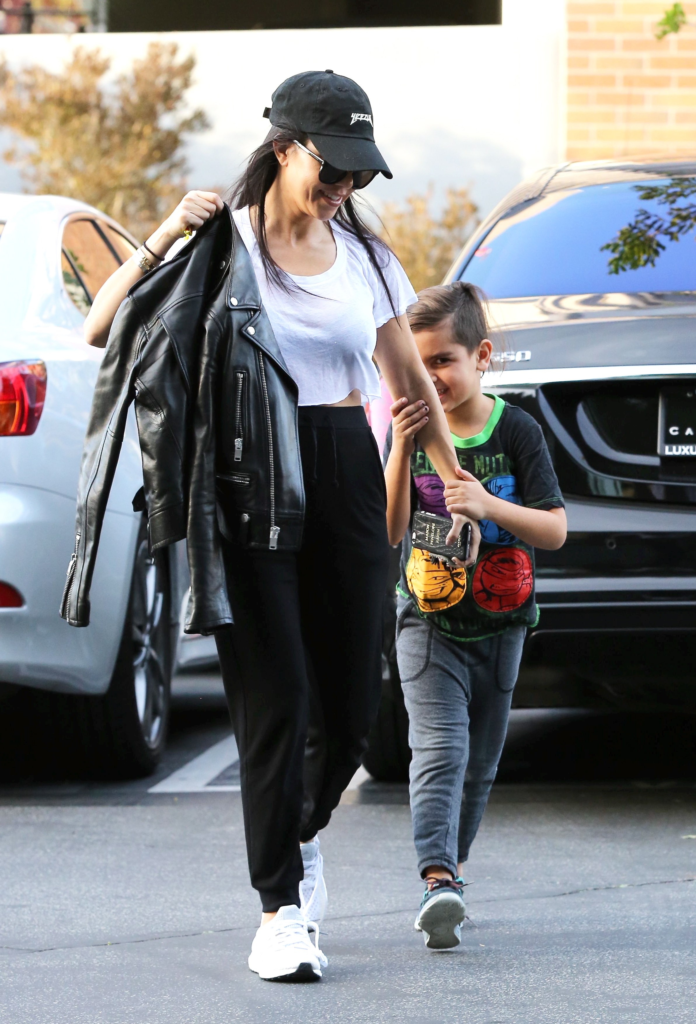 Access_Kardashian_06.jpg