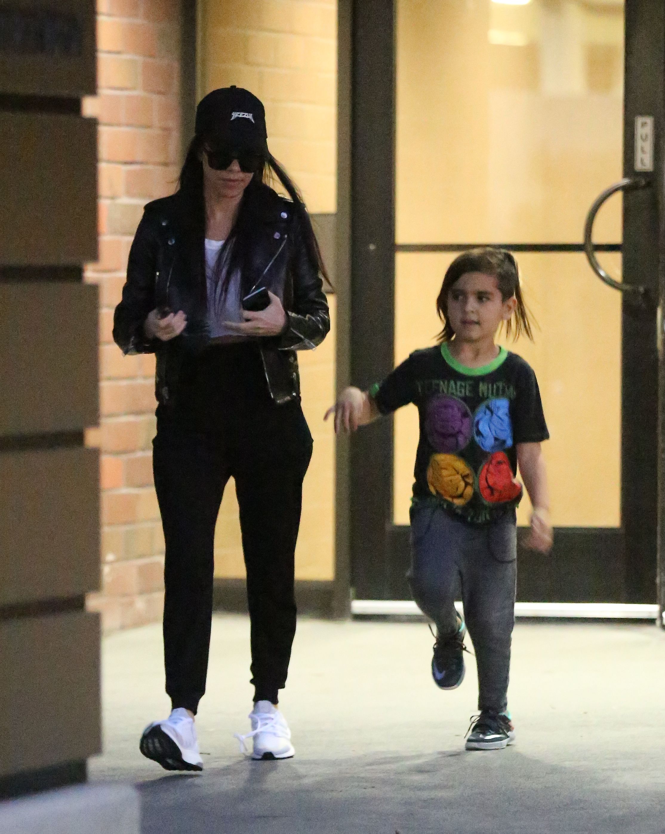Access_Kardashian_03.jpg