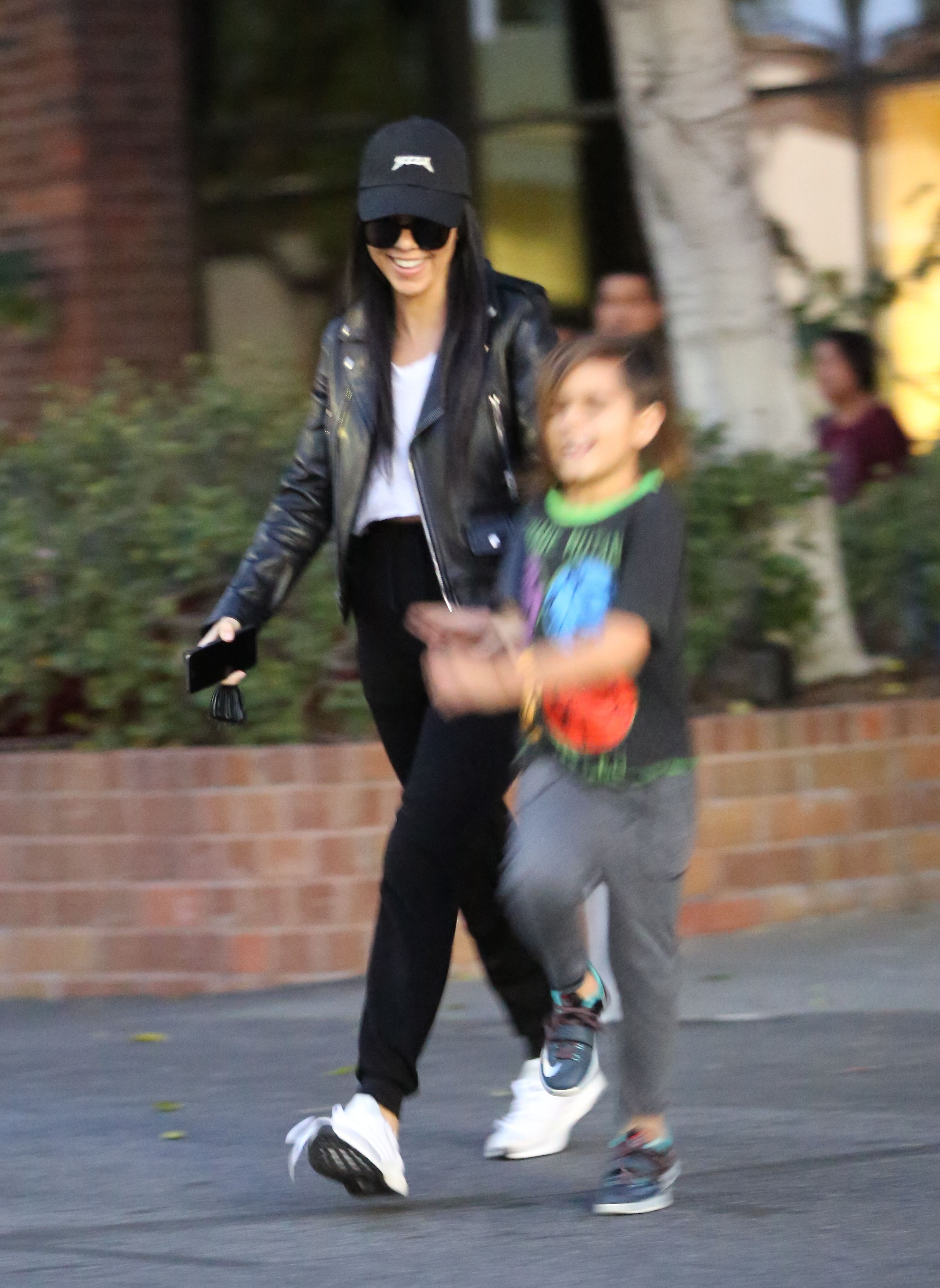 Access_Kardashian_08.jpg