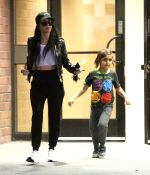 Access_Kardashian_01.jpg