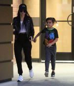 Access_Kardashian_02.jpg