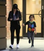 Access_Kardashian_03.jpg