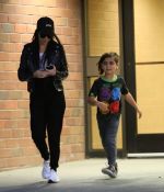 Access_Kardashian_05.jpg