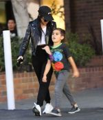 Access_Kardashian_06.jpg