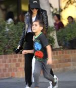 Access_Kardashian_07.jpg