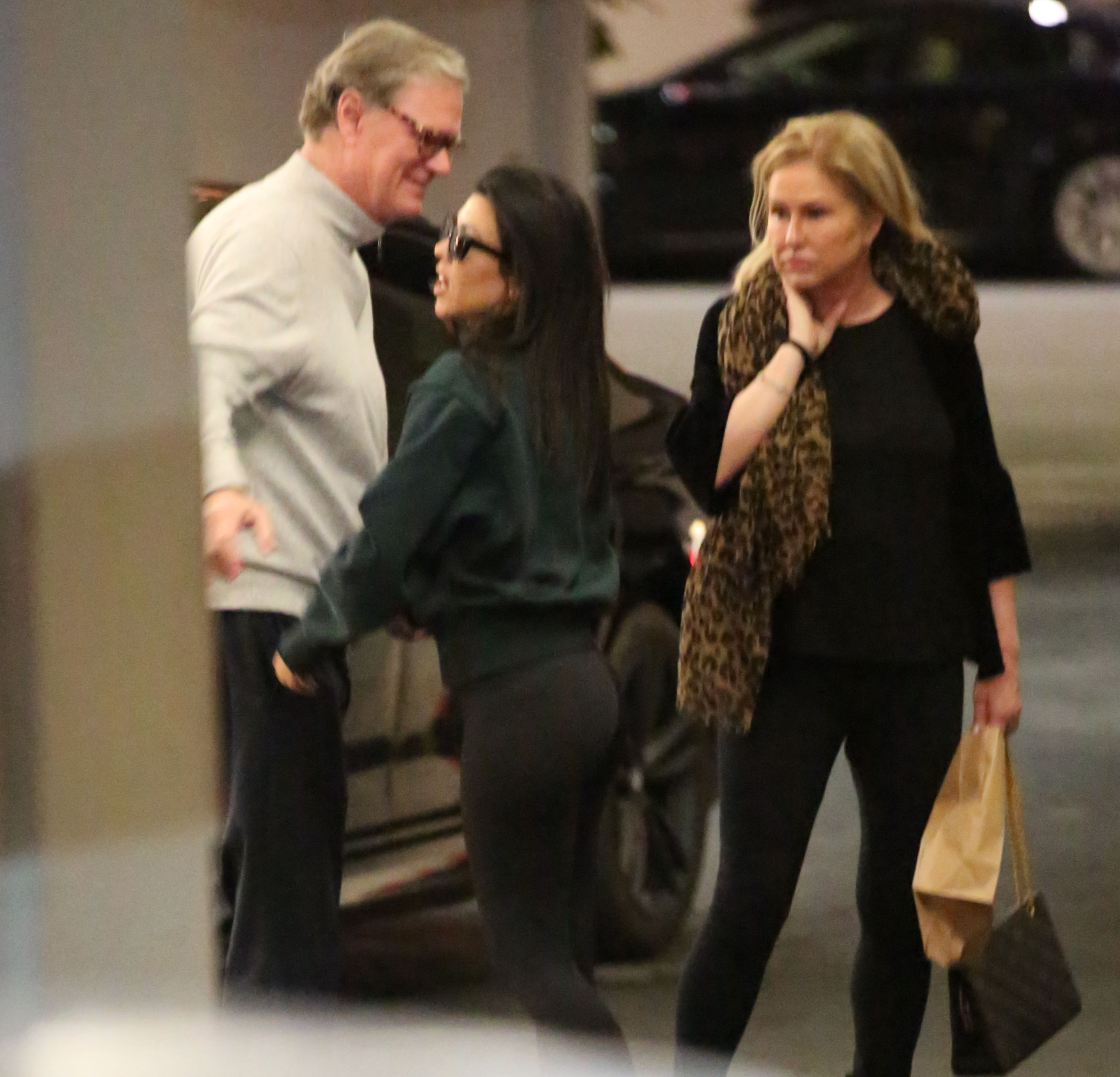 Access_Kardashian_06.jpg