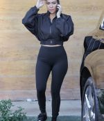 Access_Kardashian_03.jpg