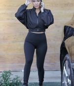 Access_Kardashian_06.jpg
