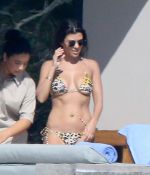 Access_Kardashian_07.jpg