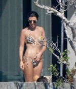 Access_Kardashian_09.jpg