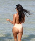 Access_Kardashian_010.jpg