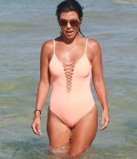 Access_Kardashian_03.jpg