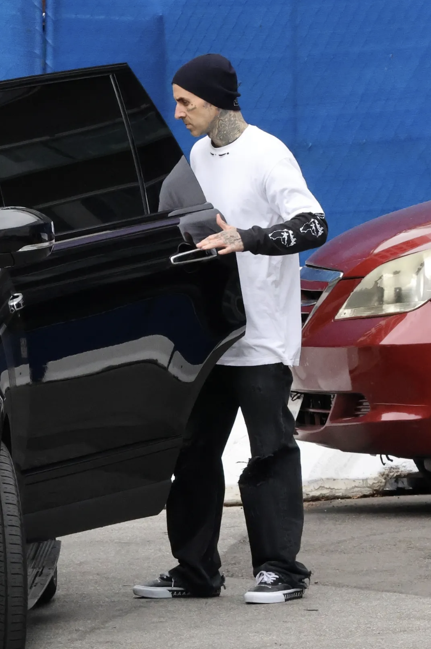 Access_Kardashian_001.png