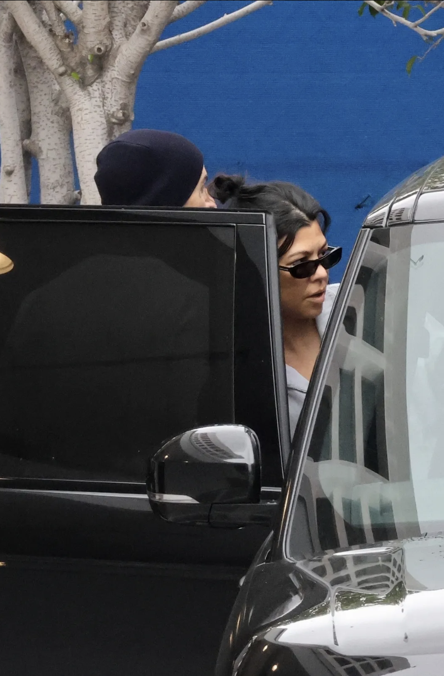 Access_Kardashian_004.png