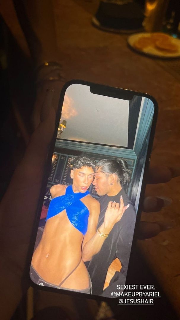 Access_Kardashian_003~1.jpg