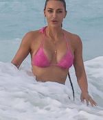 Access_Kardashian_03.jpg