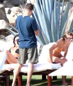 Access_Kardashian_06.jpg