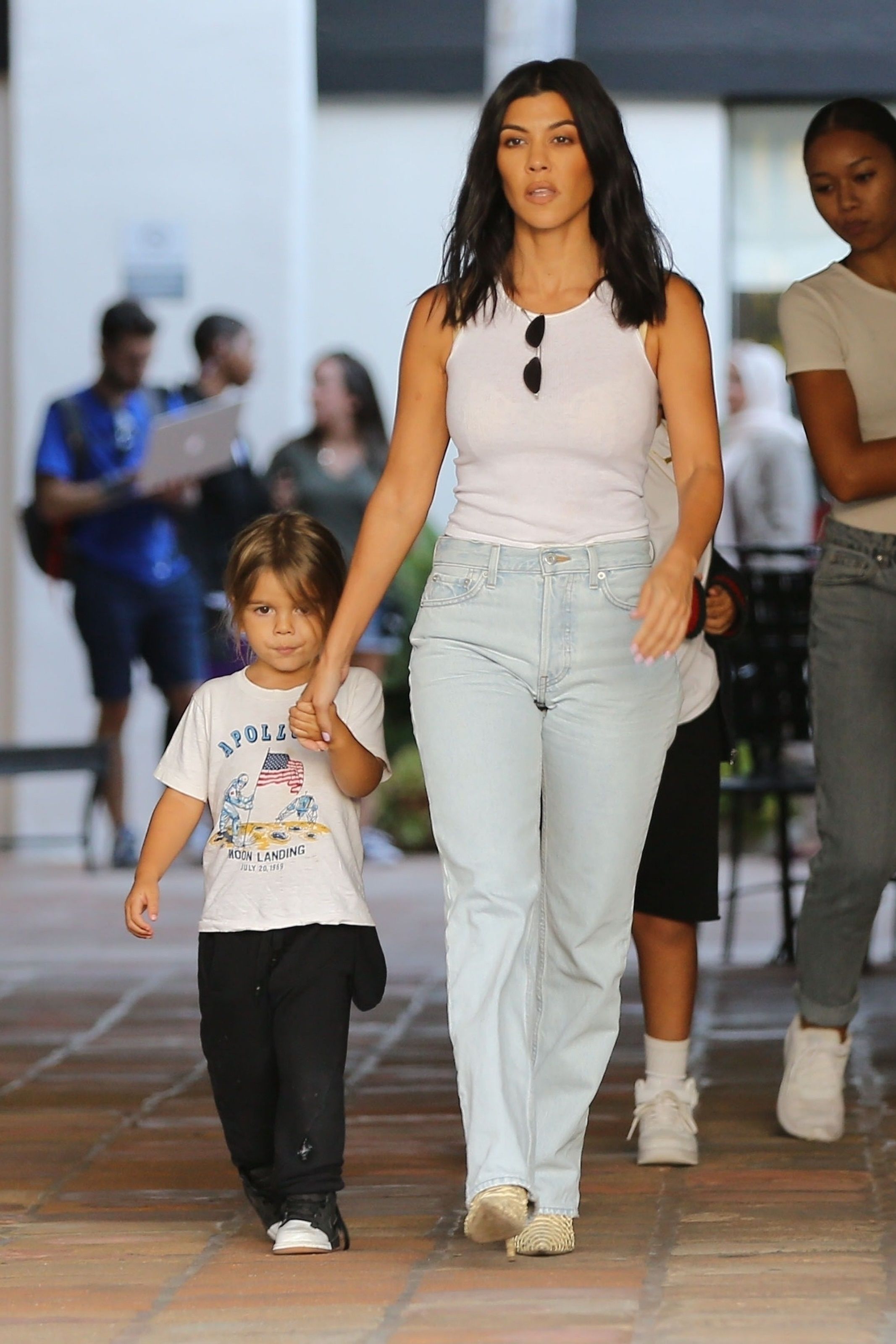Access_Kardashian_01.jpg